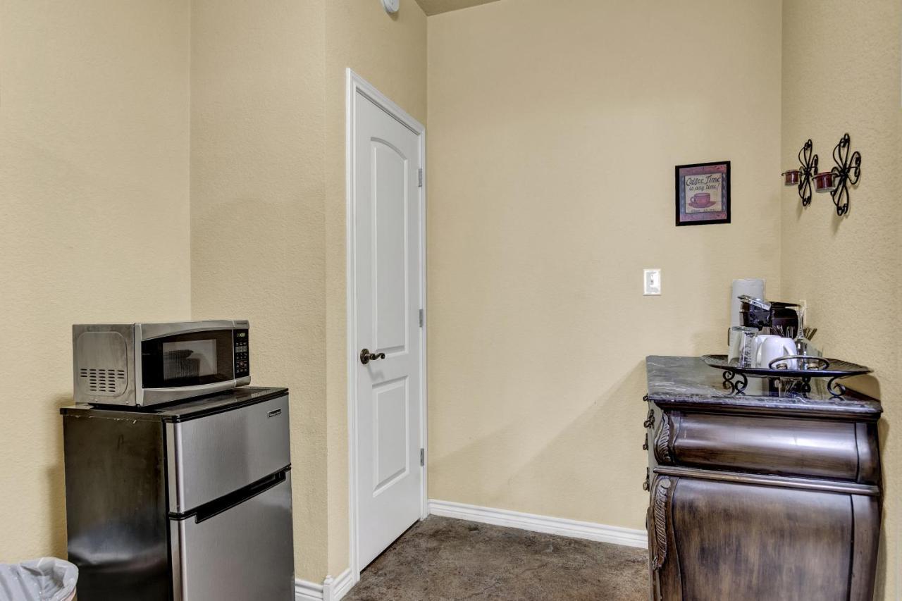 Romantic Oasis With Hot Tub Near Fred And Wineries! Fredericksburg Exterior foto