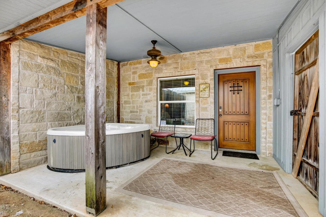 Romantic Oasis With Hot Tub Near Fred And Wineries! Fredericksburg Exterior foto